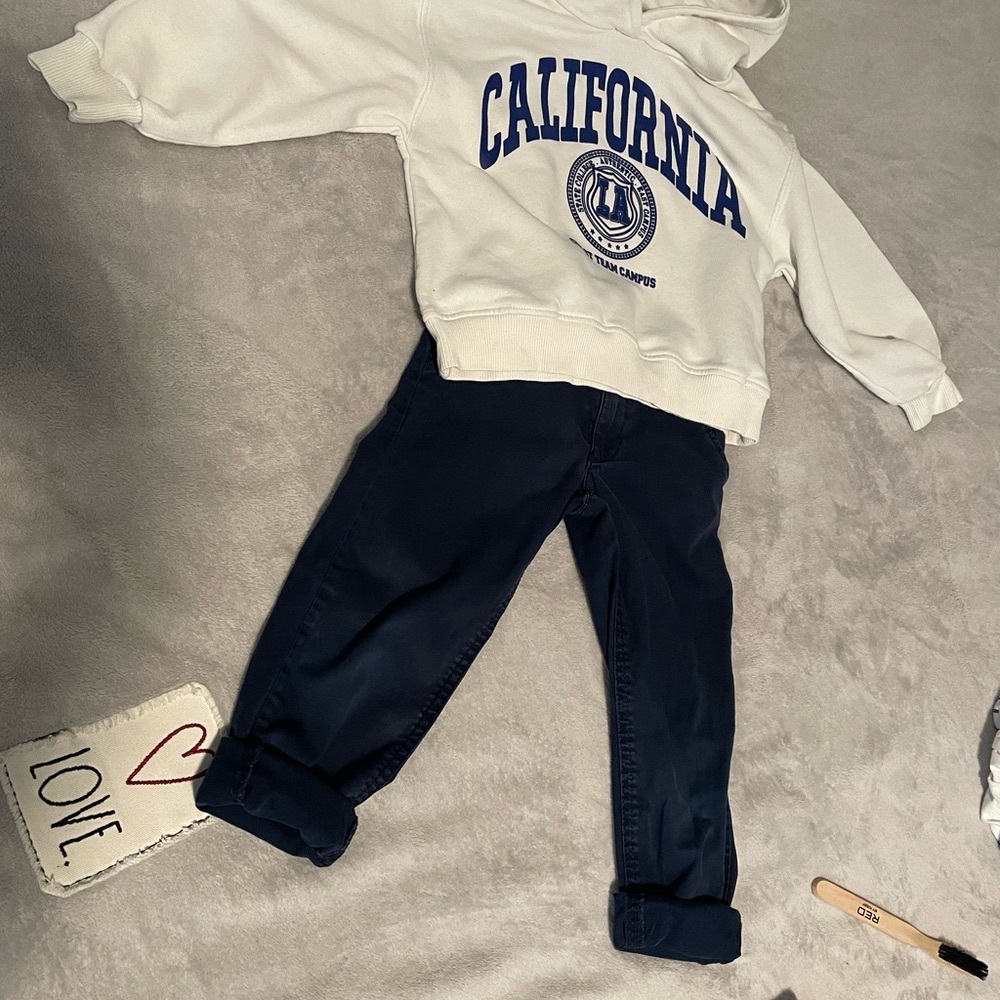 Kids White California sweatshirt and blue khaki pants